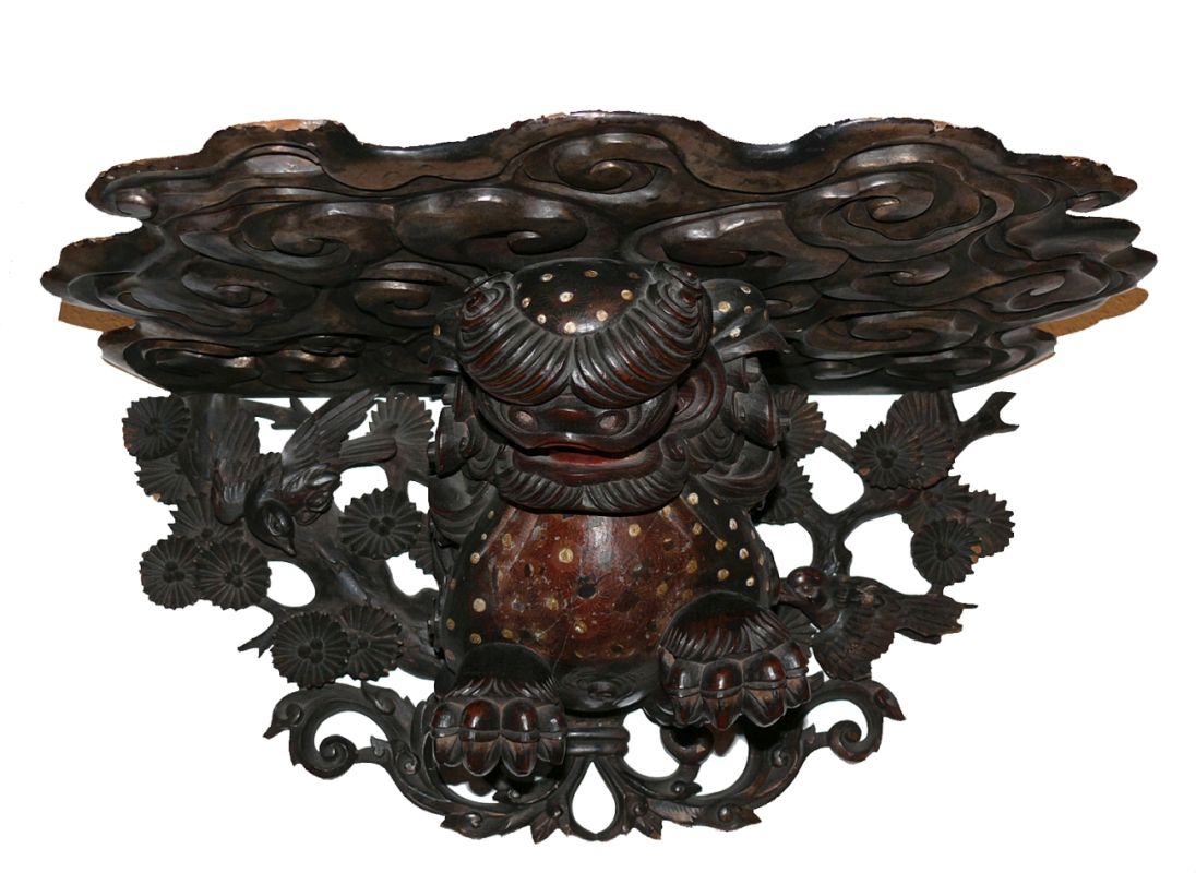 Wandkonsole (China, 19.Jh.)Holz geschnitzt mit Blüten- und Vogeldekor; Platte gestützt durch - Image 3 of 3