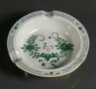 Aschenbecher (Meissen, Mitte 20.Jh.)indische Blume in grün; bl. Schwertermarke, II. Wahl; D: 12,5