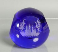 Paperweight (2.H.19.Jh.)kugelförmig mit flachem Stand; dunkelblauer Dekor mit 4 seitlich