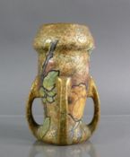 Amphora-Vase (Nordböhmen/Teplitz, um 1900)zyl. Korpus mit verdicktem Rand; Wandung mit umlaufendem