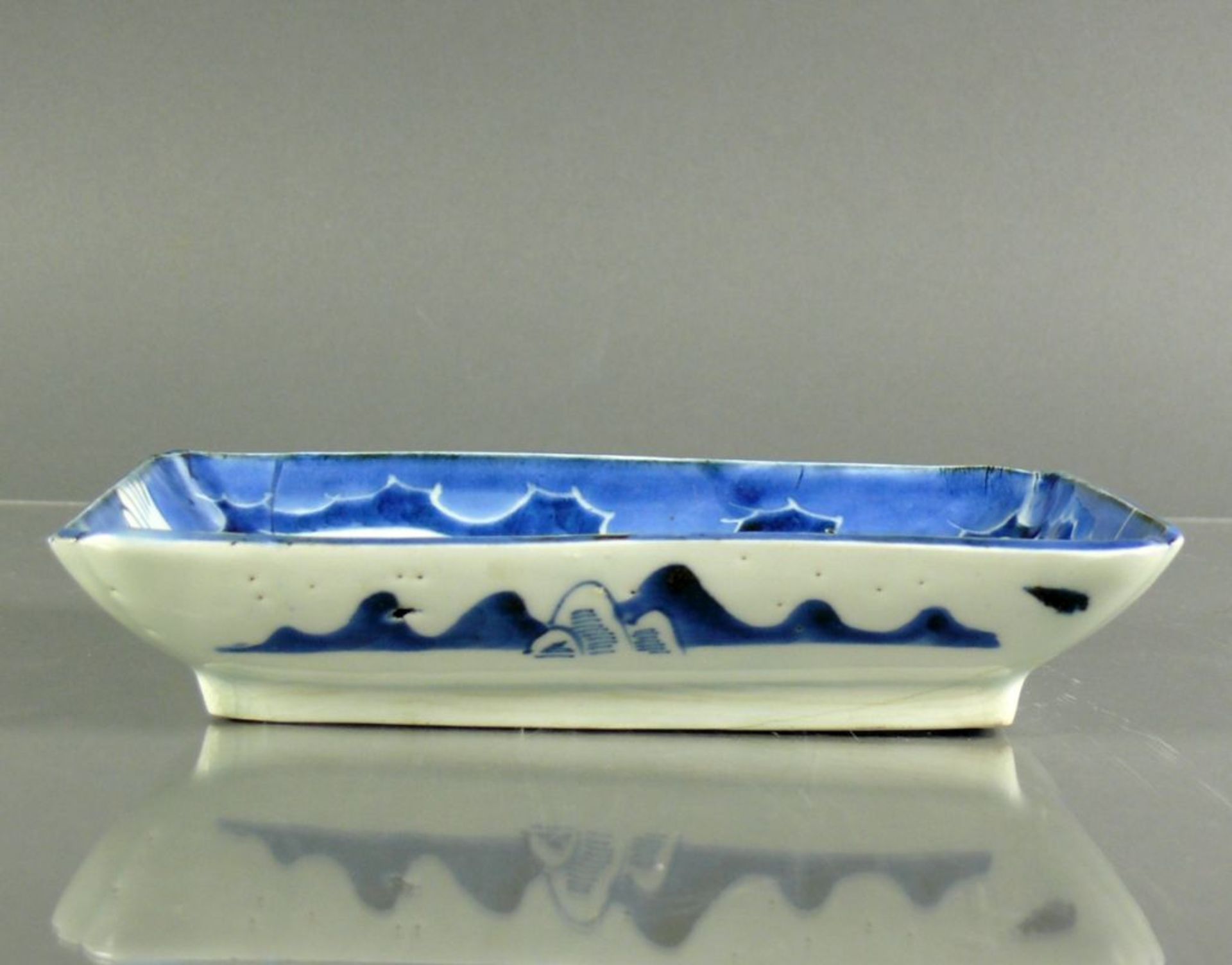 Federschale (China)rechteckige Form; Blaudekor mit Kraniche; 4 x 19,5 x 11 cm - Image 2 of 3