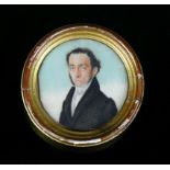 Miniaturist (1.H.19.Jh.)"Brustportrait eines Mannes"; Mischtechnik/Elfenbein; D: ca. 5,5 cm; in