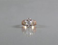 Damenring Antik (um 1910)18ct Rosegold; mit Zentrums-Diamant von ca. 1,30ct; seitlich 4 Diamanten