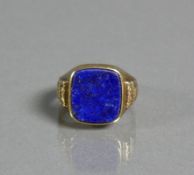 Herrenring8ct GG; mit Lapislazuli-Lagenstein besetzt; Ringgr. 63,5; 5,5g