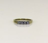 Damenring18ct WG; besetzt mit 4 Brillanten von zus. ca. 0,20 ct; ca. W-VSI; RG: 52