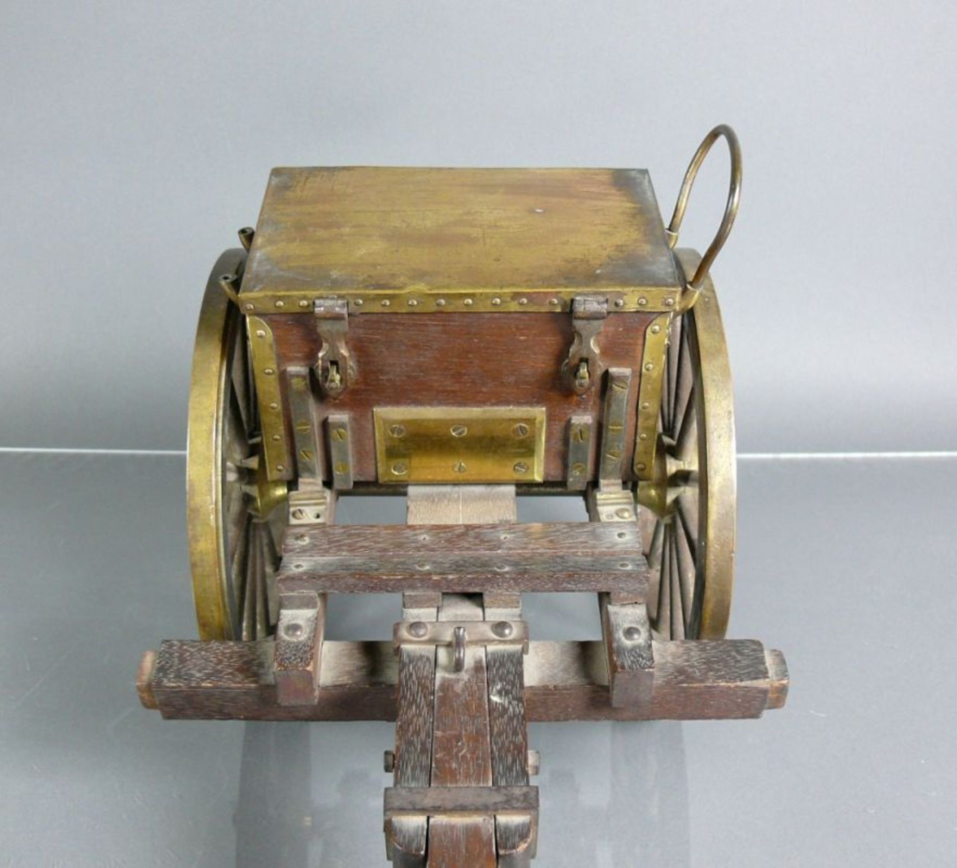 Modell-Kanone (2.H.19.Jh.)Eisen/Bronze; auf Kanonenlauf sign.: Pedro Rivetti, darüber ziseliertes, - Bild 9 aus 12