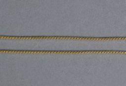 Halskette18ct GG; L: 70 cm; quadratischer Gliederdekor; 12g