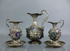 Krug-Set (Russland, Petersburg, 19.Jh.)Meistermarke GRACHEV; Silber 84; bestehend aus: großer,