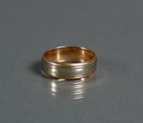 Damen/Herrenring14ct GG u. WG; Ringgr. 63,5; 6,6g