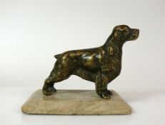 Cocker-Spanielauf rechteckigem Steinsockel; Bronze; stehend; 12 x 15 x 10 cm