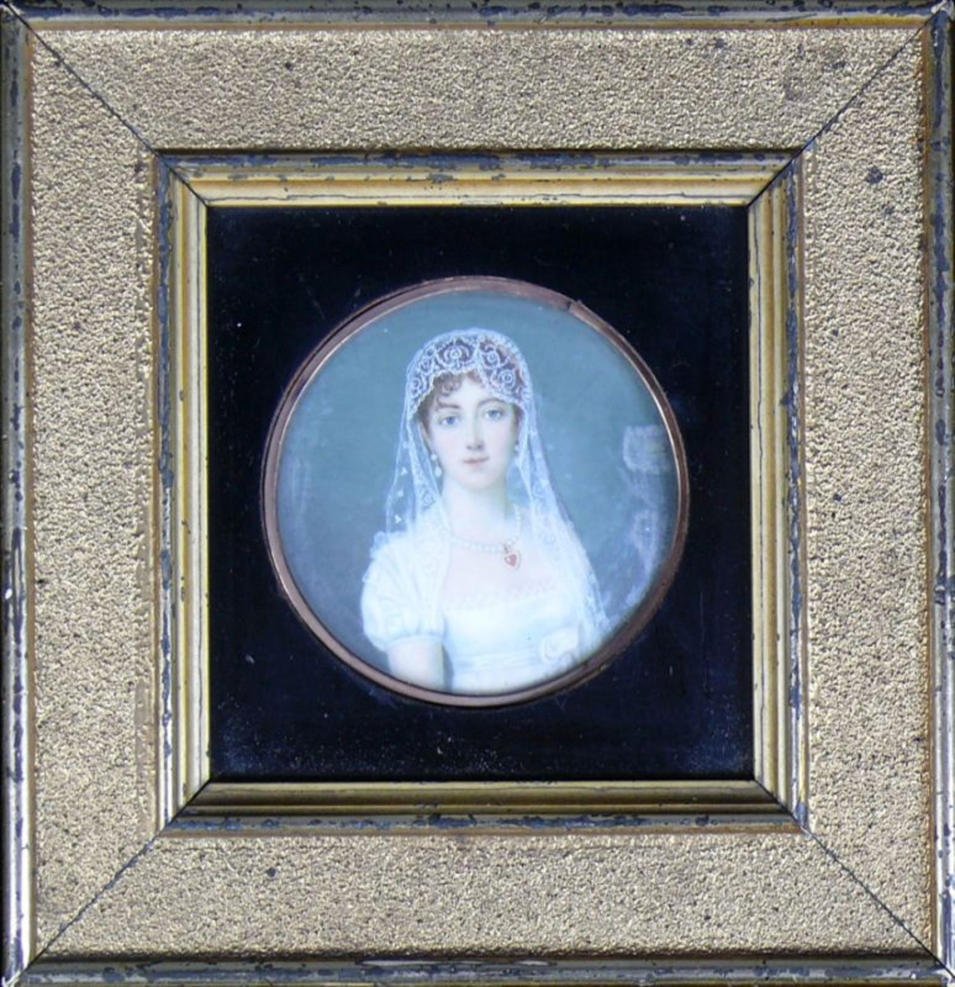 Miniaturist (19.Jh.)"Portrait eines jungen Frau"; in weißem Kleid mit Schleier; Mischtechnik/ - Bild 2 aus 2