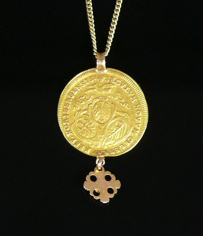 Halskette mit MünzanhängerKette in 8ct GG mit alter Corona-Goldmünze; Kette: 3g; Münze: 3,5g; L: