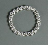 Brillant-Armband 18 ct WG; Panzerglieder; mittig 22 Brillanten mit zus. ca. 2,0 ct; ca. TW-VVS;