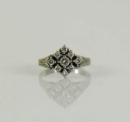 Damenring 14ct WG; besetzt mit 9 Brillanten W-lupenrein zus. 0,49ct; Ringgr. 56; 4,5g; Zertifikat