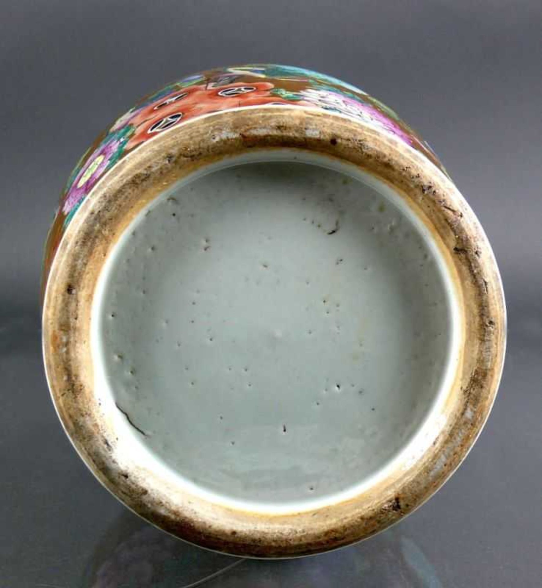 Vase (China, Qing, 19.Jh.) leicht gebauchter Korpus mit eingezogenem Hals und ausgestellten Rand; - Bild 4 aus 4