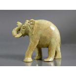 Elefant (China, 20.Jh.) Speckstein; H: ca. 6,5 cm