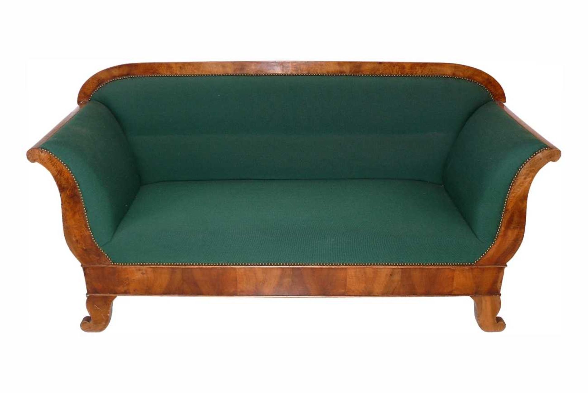 Biedermeier-Couch (Mitte 19.Jh.) Nussbaum; schlichter Dekor; gerade Rückenlehne; gepolstert und grün