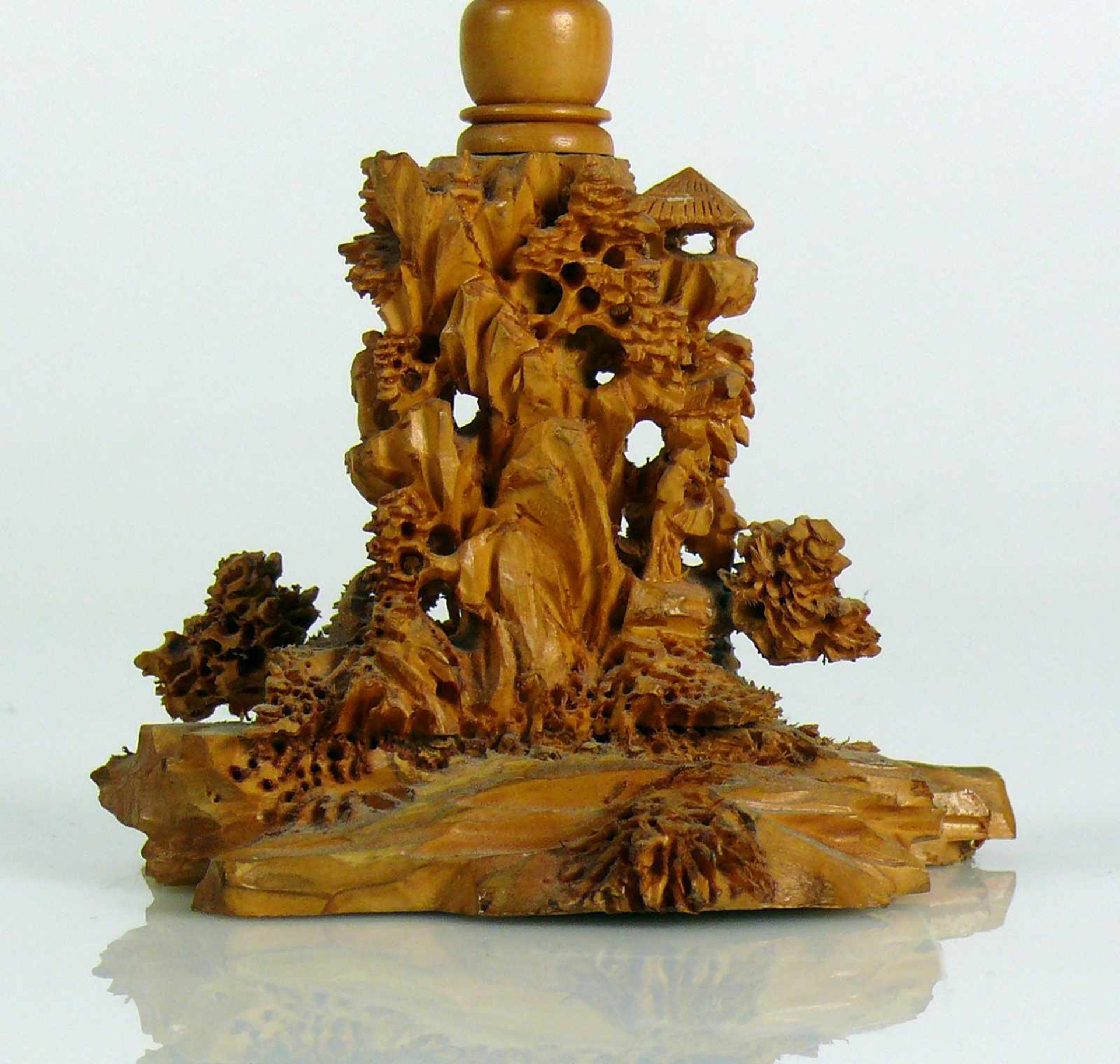Wunderkugel auf landschaftverziertem Sockel; Holz geschnitzt; Schaft mit gemuldetem Teller; mehrfach - Bild 6 aus 8