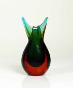 MURANO-Vase dickwandiges Klarglas, mehrfarbig unterfangen; Wandung mit altem Aufkleber; H: 16 cm