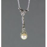 Jugendstil-Collier (um 1900) GG, Platin und Silber (Kette); Gehänge mit Zuchtperle und kleinem