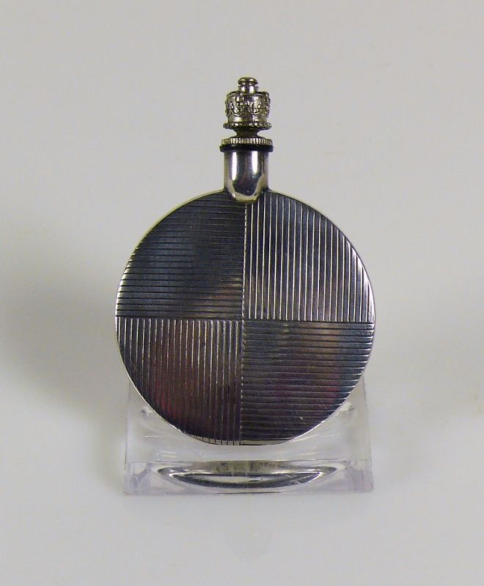 Parfum-Flakon (1.H.20.Jh.) Deutsch, Silber 800; flacher, runder Korpus mit verziertem