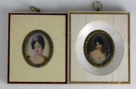 Paar Miniaturen (20.Jh.) Darstellung von "Mlle Moers" bzw. "Madame Recumier"; Mischtechnik/