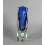 MURANO-Vase (Mitte 20.Jh.) hochrechteckig; dickwandiges Klarglas; innen mit hellblauem Unterfang; H:
