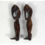Paar Ganesha-Figuren (18.Jh.) Holz geschnitzt; H: je 27 cm; Reste alter Fassung; Zertifikat von 1977