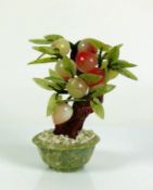 Bonsai-Baum in rundem Steintopf kurzer Baum mit Kirschen und Blättern in Jade; H: 15,5 cm;