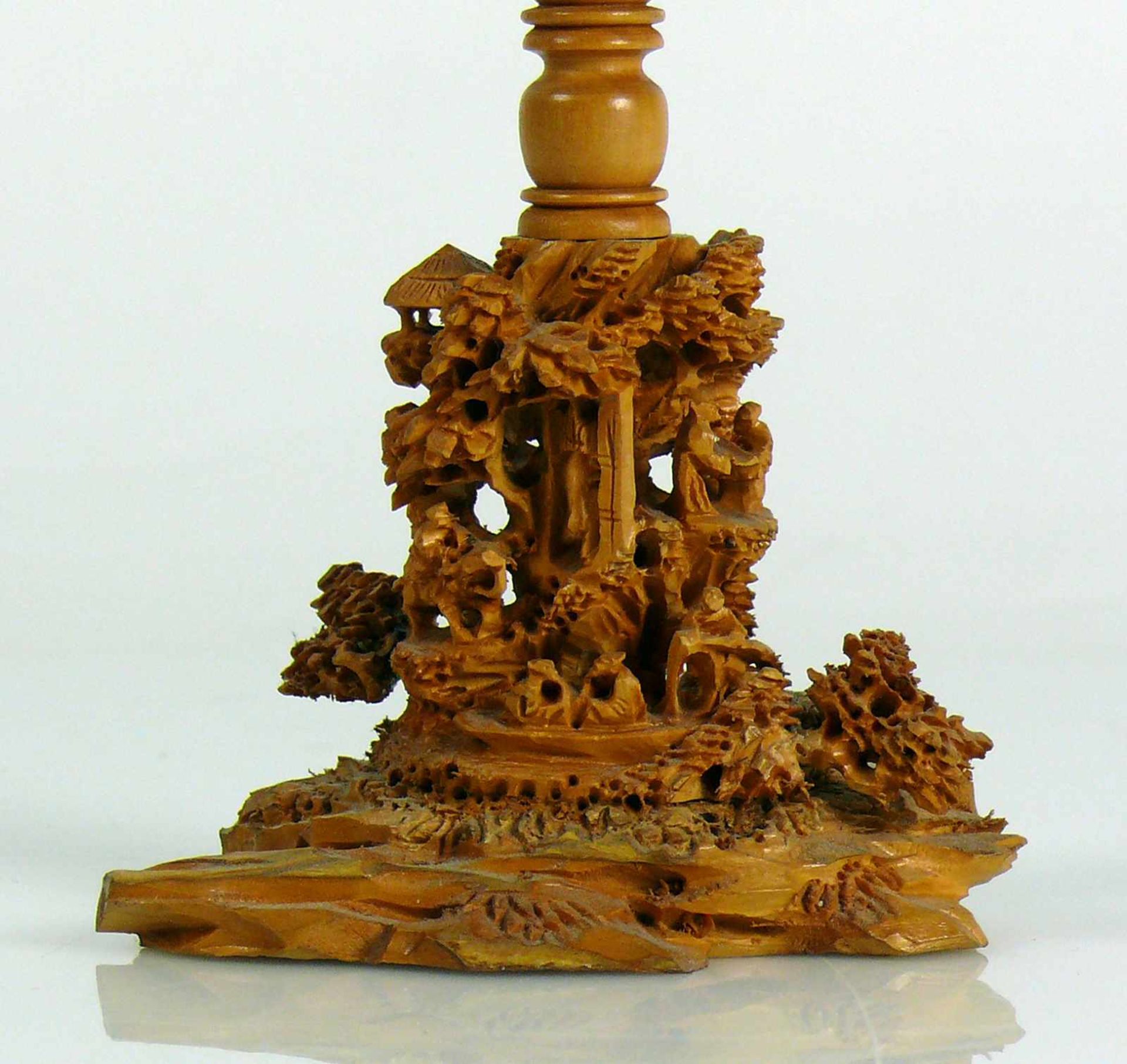 Wunderkugel auf landschaftverziertem Sockel; Holz geschnitzt; Schaft mit gemuldetem Teller; mehrfach - Bild 3 aus 8