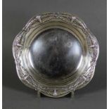 Schale (Anfg. 20.Jh.) Deutsch, Silber 800; runde Form; schräg gestellte Fahne mit reliefiertem