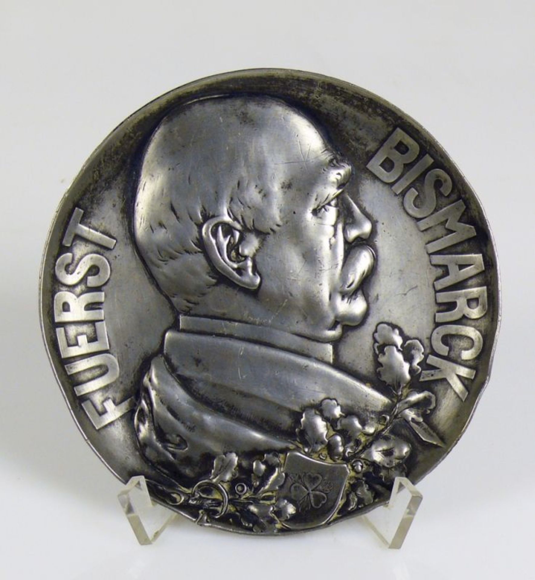 Fuerst Bismarck-Schale mit reliefiertem Kopfportrait; WMF; D:13 cm