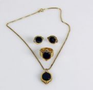 Schmuck-Set Juwelierarbeit; bestehend aus: Halskette mit Anhänger, Damenring (Ringgr. 54) und Paar