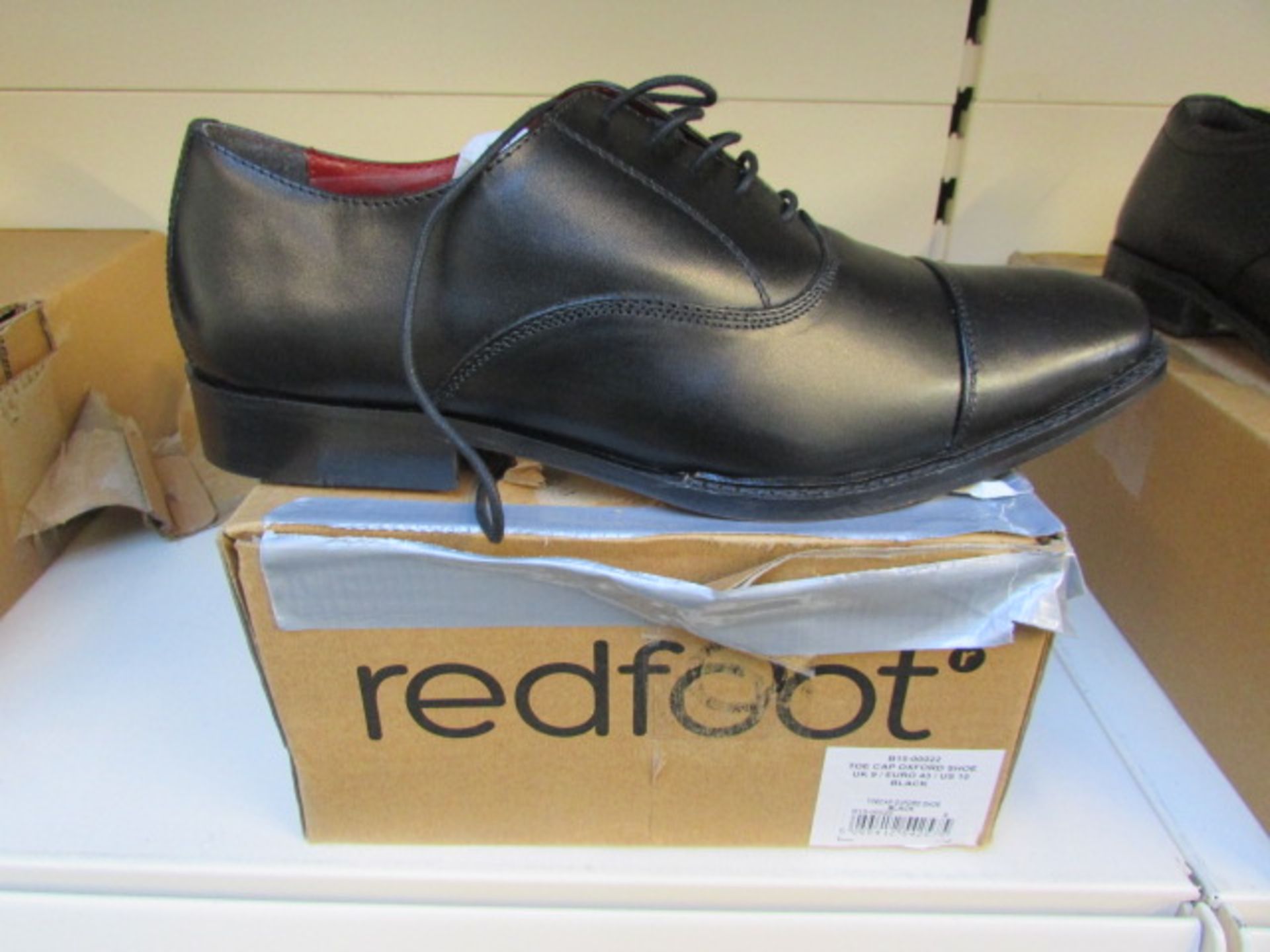 Redfoot Toe Cap Brogue Shoe Black Size : 9