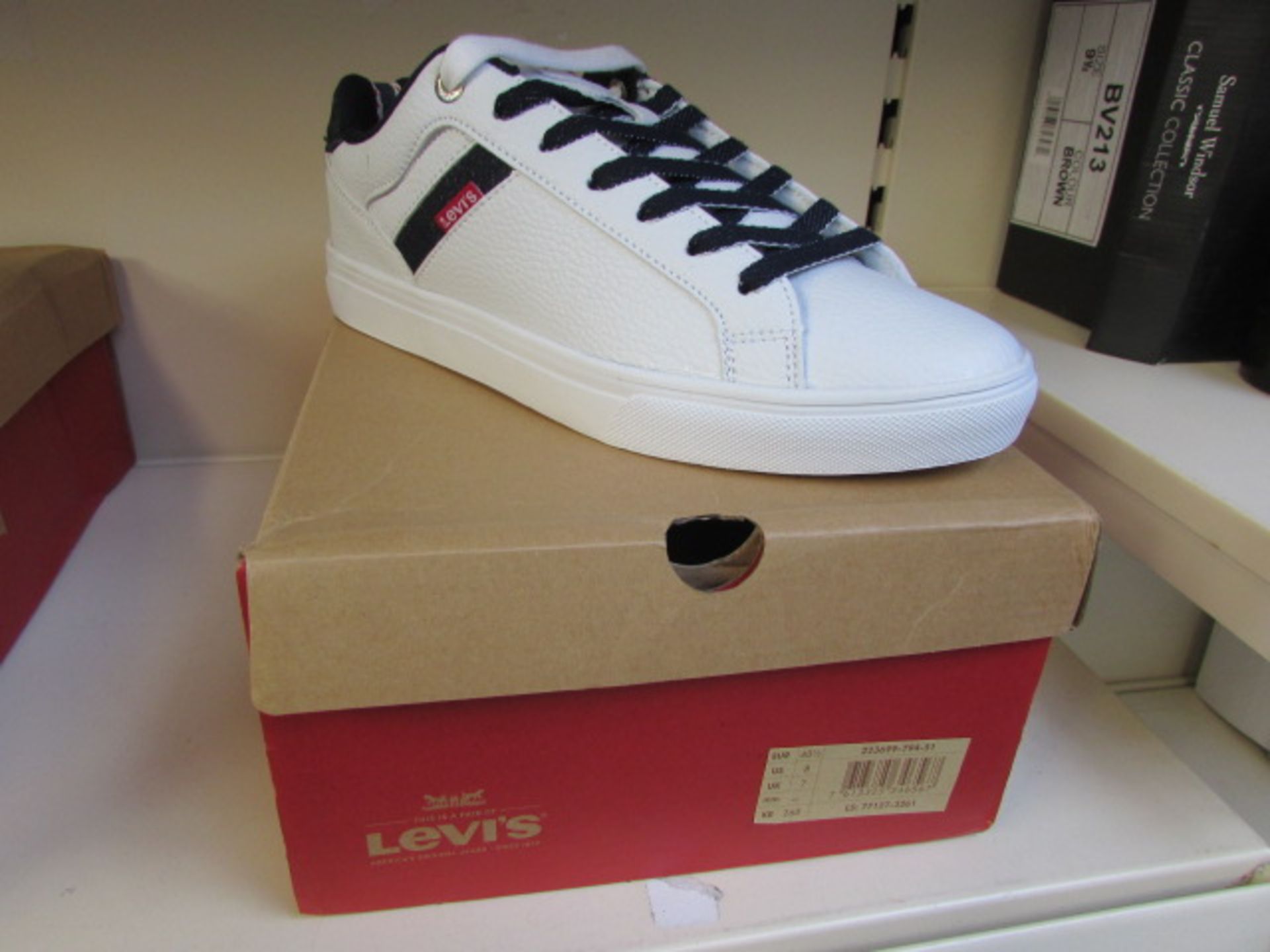 Virtual Products Sneakers Levis  Size: 7