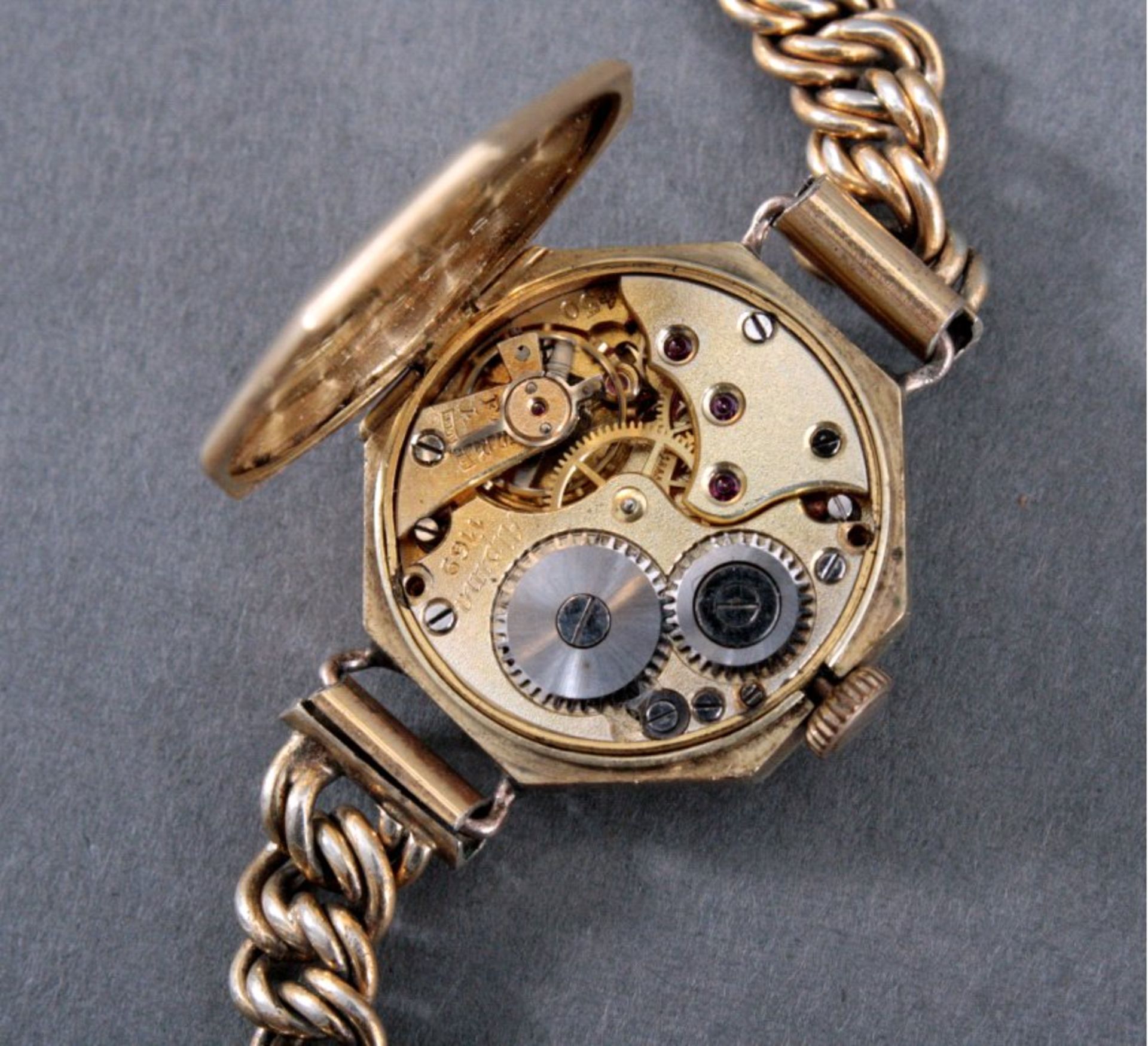 Damenarmbanduhr der Marke Albina um 1900Uhrengehäuse aus 585er Gelbgold, im Uhrendeckel punziert - Bild 2 aus 2