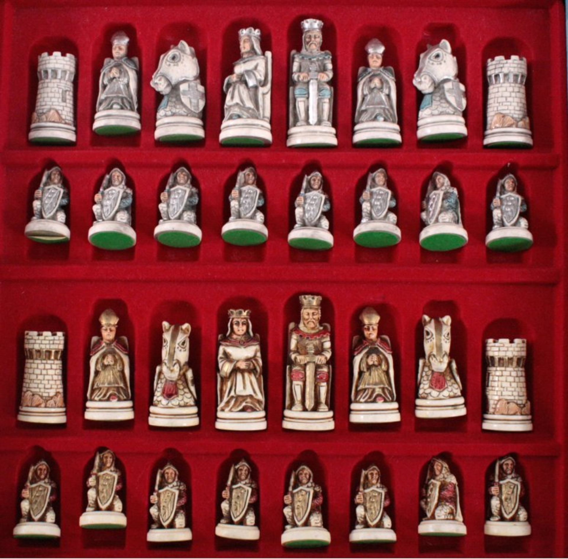 Schachspiel, Herst. NigriKasten aus Holz ca. 7 x 40 x 40 cm, Figuren aus Masse,Spielfläche aus Glas - Bild 2 aus 2
