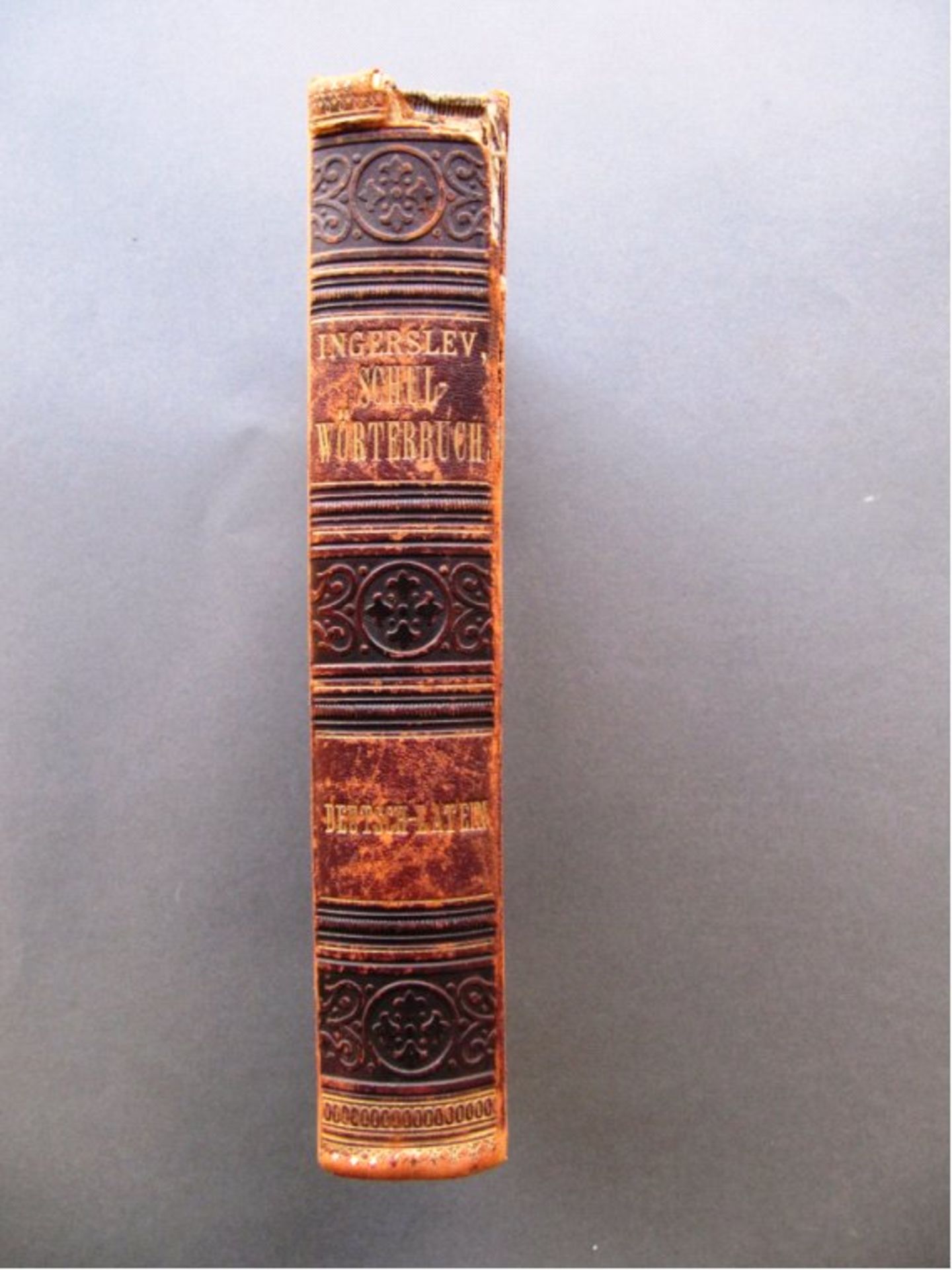 Deutsch-lateinisches Schul-WörterbuchVerlag von Friedrich Vieweg und Sohn Braunschweig, 1879.644 S.,