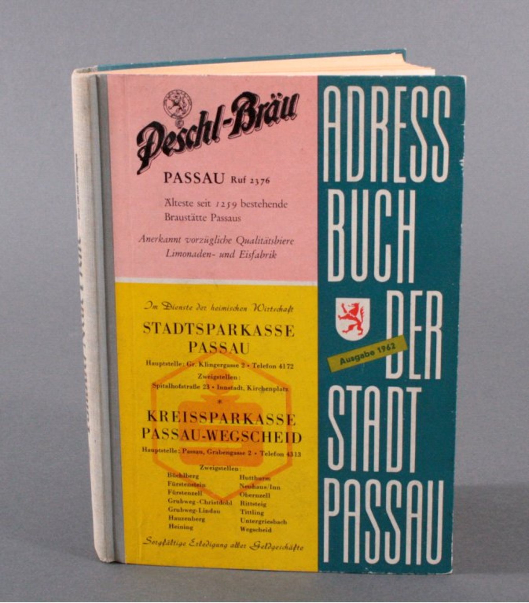 Adressbuch der Stadt Passau 1962Originaleinband, vollständig auf 478 Seiten sehr guterZustand.