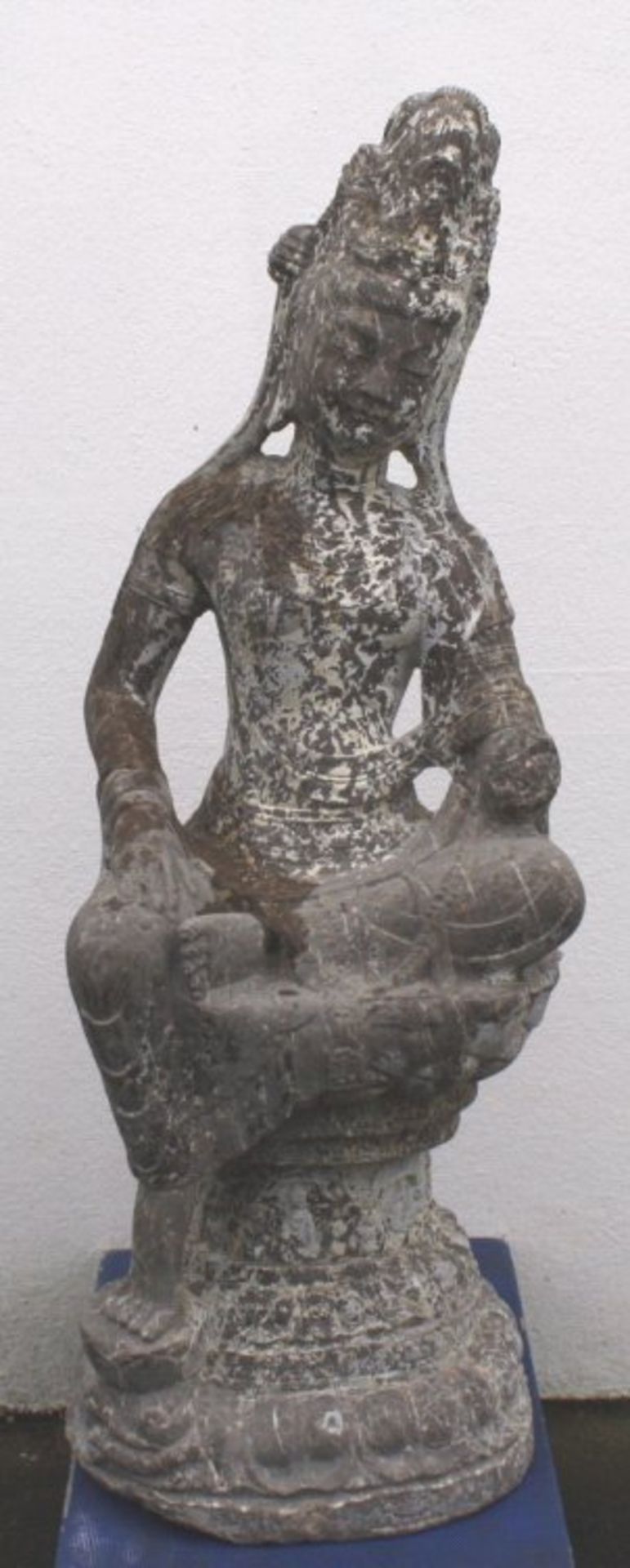 Große Skulptur, China 1. Hälfte 20. Jh.Aus grauem Granit modelliert, Buddha in