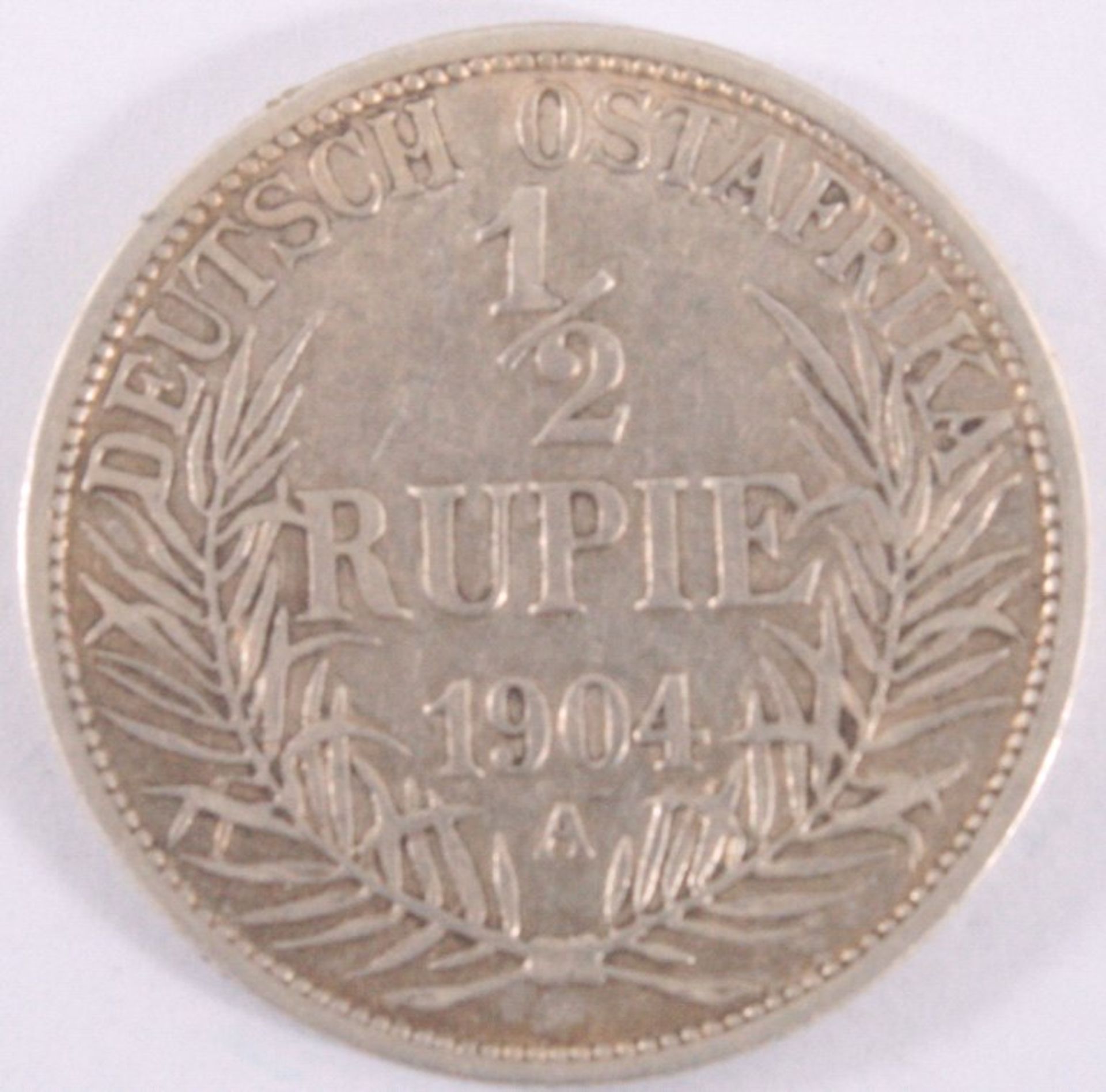 1/2 Rupie 1904 Deutsch-OstafrikaSilber, 5,83 g, Jäger 721, SS. Mit Münzpaß MDM - Image 2 of 2