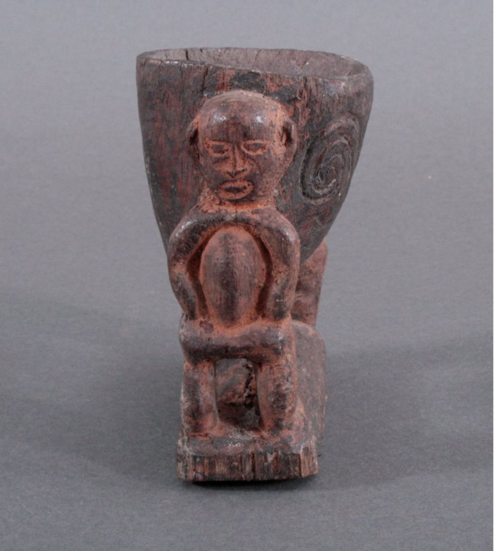 Mörser der Beugen, Papua Neuguinea aus den ca. 70er JahrenAus dem Volholz geschnitzt, figürliche - Image 2 of 4