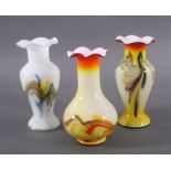 Konvolut Vasen, aus den 60er und 70er JahrenDrei Vasen, gewellter Rand, Milchglas unterfangen,