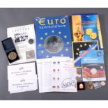 Konvolut Münzen, Medaillen und anderesSammelmappe Kursmünzen Europas, 2x Die deutschen 2 DM