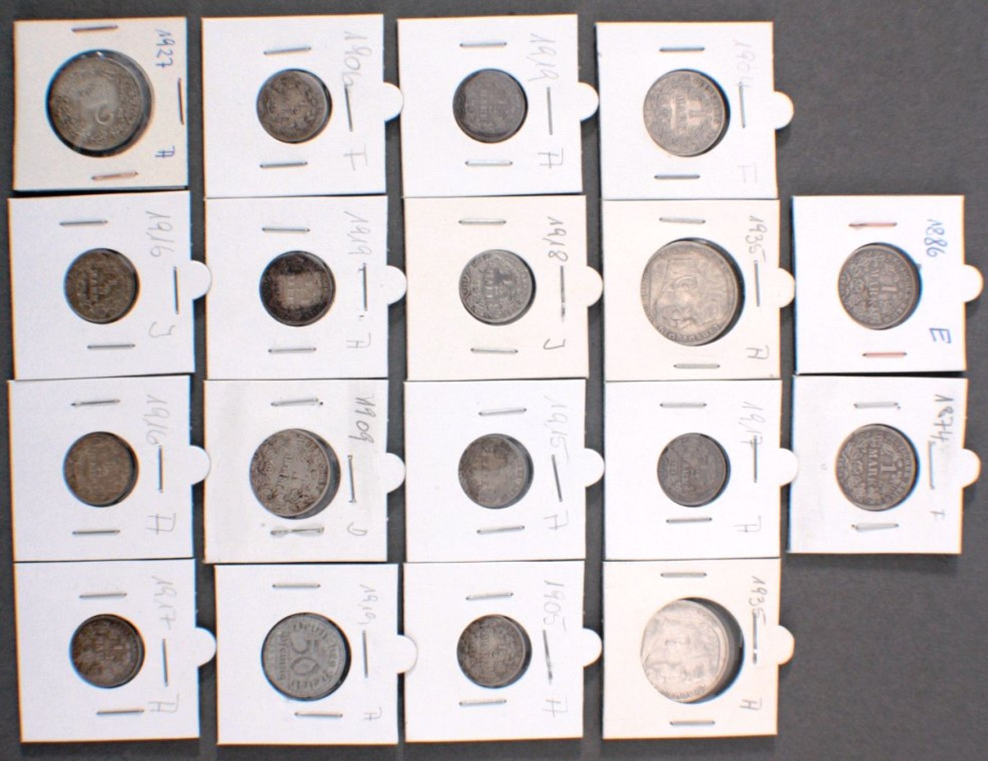 Konvolut Silbermünzen, ca 75g, Deutsches Reich4 x 1 Mark Deutsches Reich, 11 x 1/2 Mark, 2