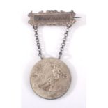 Medaille Gossensass Südtirol, 07/1907Vorderseite zeigt einen Rodler bei der Abfahrt, DieRückseite