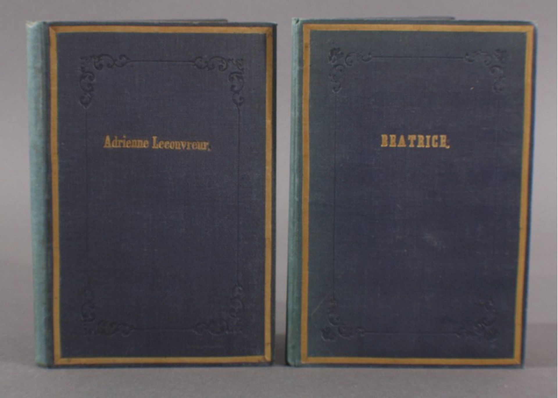 2 handgeschriebene Theaterskripte, gebundenOhne Datierung, vermutlich um 1900/1920. Adrienne