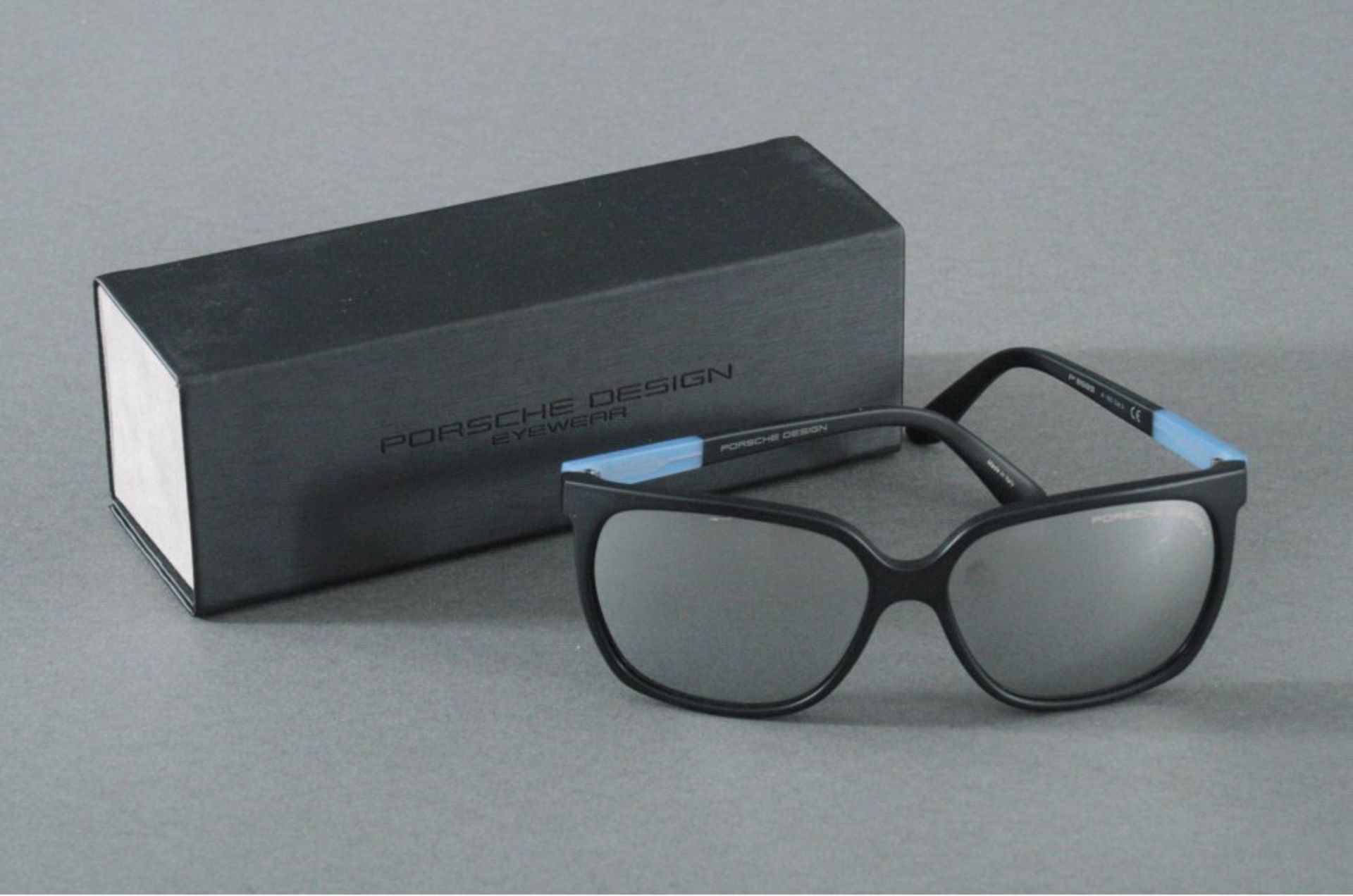 Porsche Design Damensonnenbrille P8589 A, EyewearVerspiegelte Gläser, 135 mm. Neuwertig, im Wert von