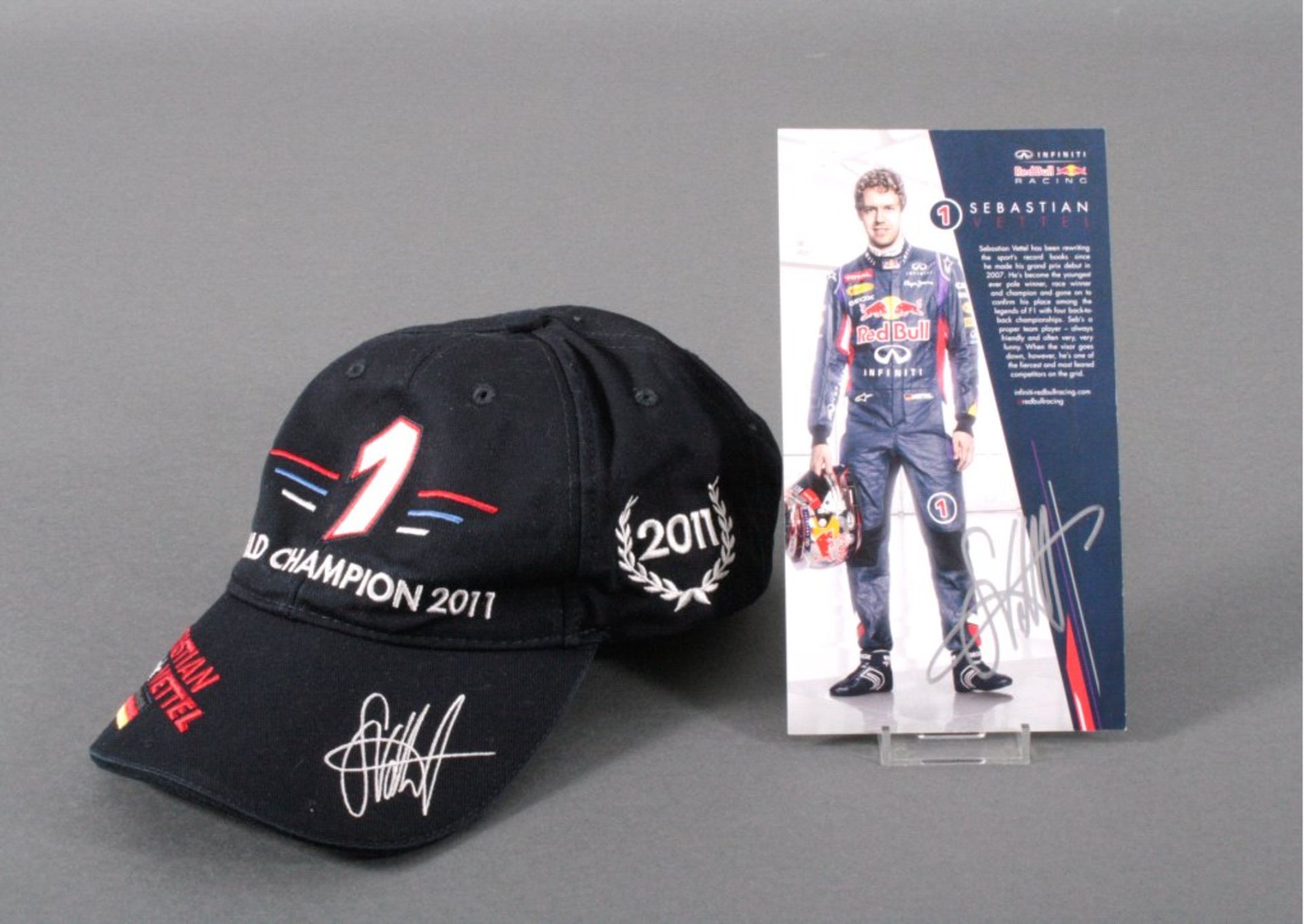 Sebastian Vettel signierte Autogrammkarte plus Basecap