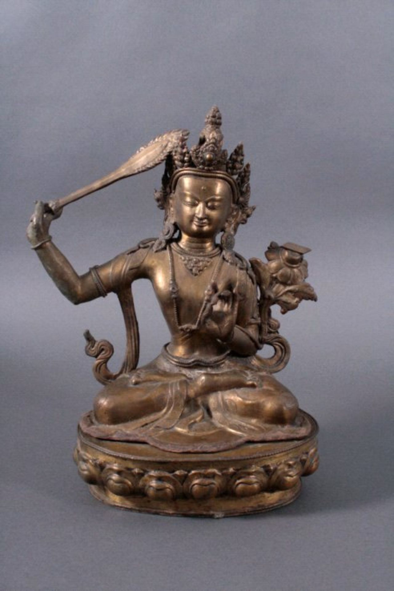 Manjusri, Tibet um 1900 oder früherGroße, 2-teilige Bronze-Skulptur, Manjusri wird fast immersitzend